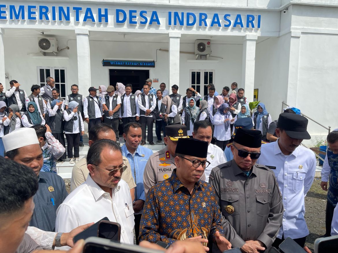 Sultan Khairul Saleh Bersama Menteri Yandri Susanto (Menteri Desa, Pembangunan Desa Tertinggal, dan Transmigrasi)