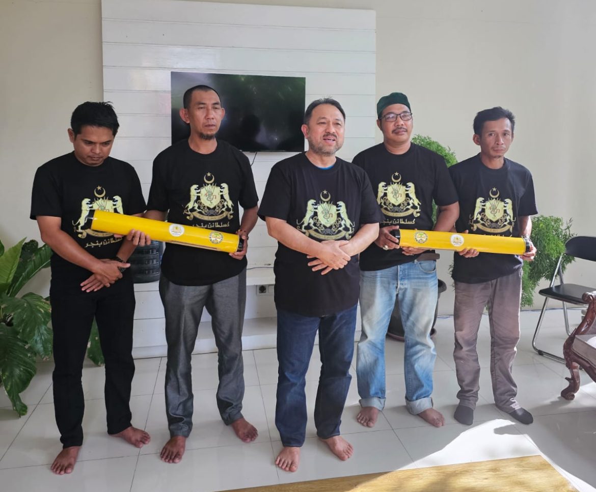 Sultan Banjar Dukung Tim Kalayangan Dandang ke Eropa
