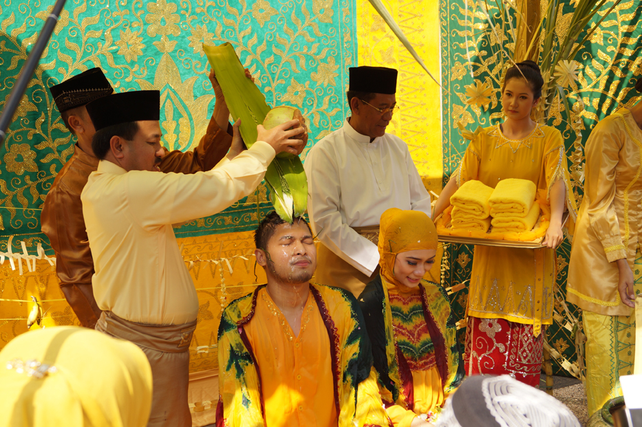 Makna Simbolik dalam Adat Badudus Pengantin Banjar