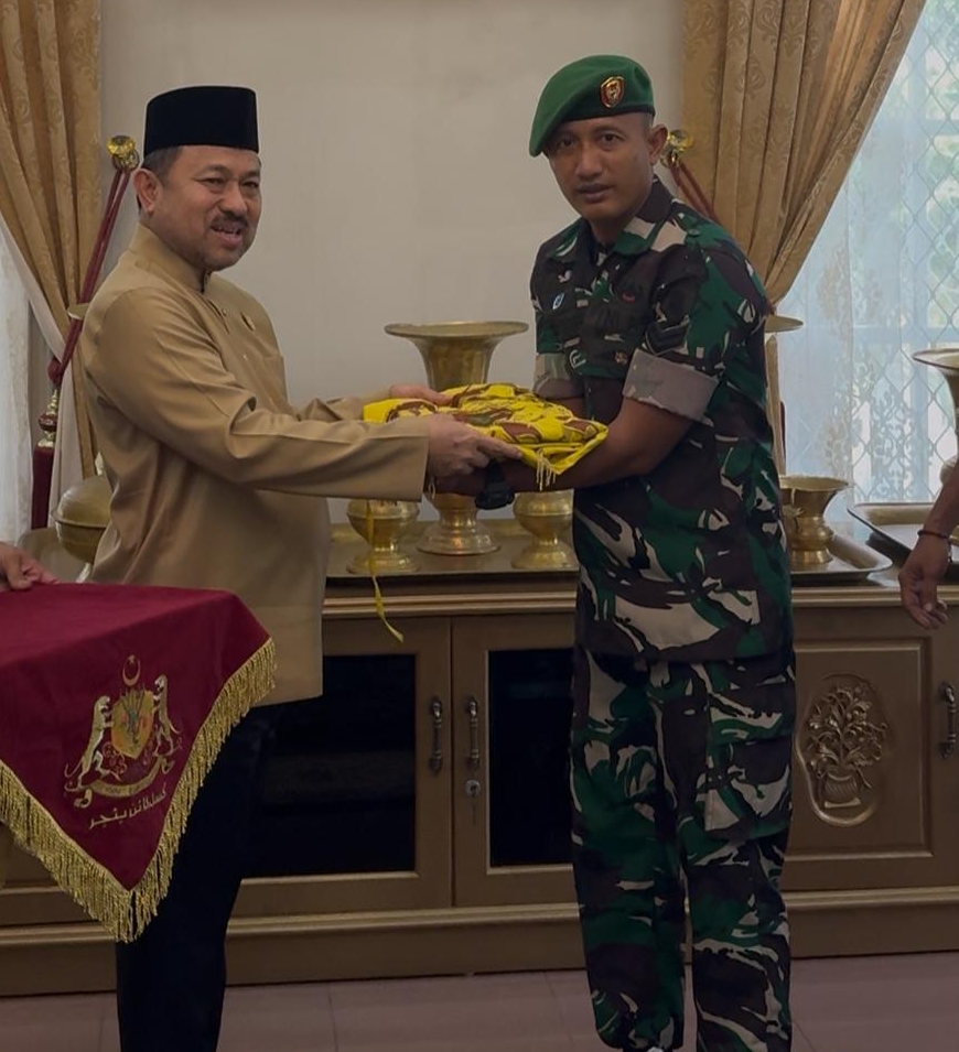 Pataka Kesultanan Banjar Menuju Istana Negara